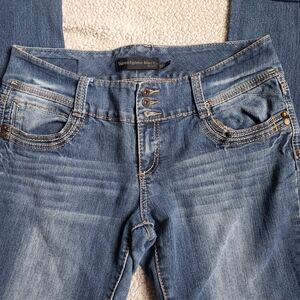 TWENTYONE BLACK by RUE21 Curvy Skinny Denim Blue Jeans with Faded Detail | 13 14